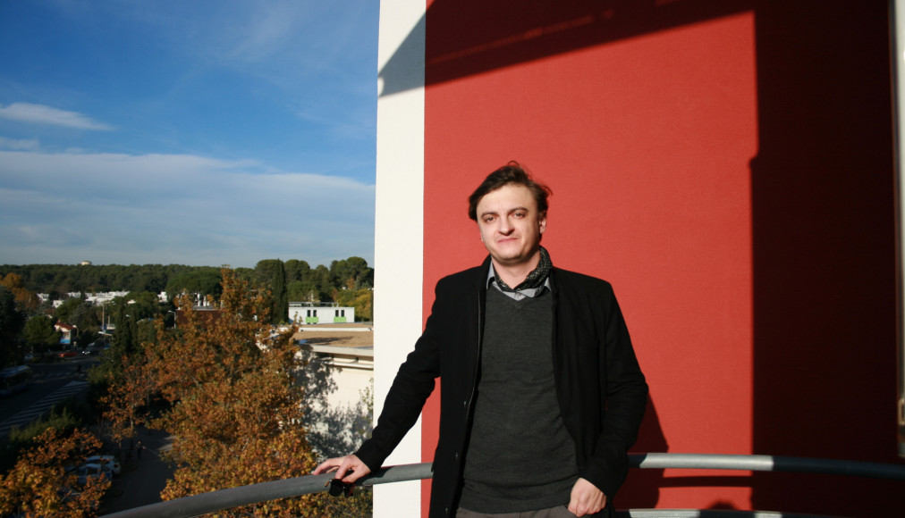 Le sociologue Bertrand Vidal travaille sur la médiatisation des catastrophes, et a étudié en détail les différents mouvements survivalistes. Le sociologue Bertrand Vidal travaille sur la médiatisation des catastrophes, et a étudié en détail les différents mouvements survivalistes. / DR: Edition Arche