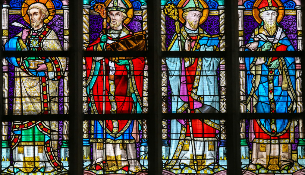 Un vitrail de l'église Saint-Gommaire à Lierre en Belgique. Quatre Pères de l'Église sont représentés: Grégoire de Nazianze, Athanase d'Alexandrie, Jean Chrysostome et Basile. Un vitrail de l'église Saint-Gommaire à Lierre en Belgique. Quatre Pères de l'Église sont représentés: Grégoire de Nazianze, Athanase d'Alexandrie, Jean Chrysostome et Basile. / @iStock/Jorisvo