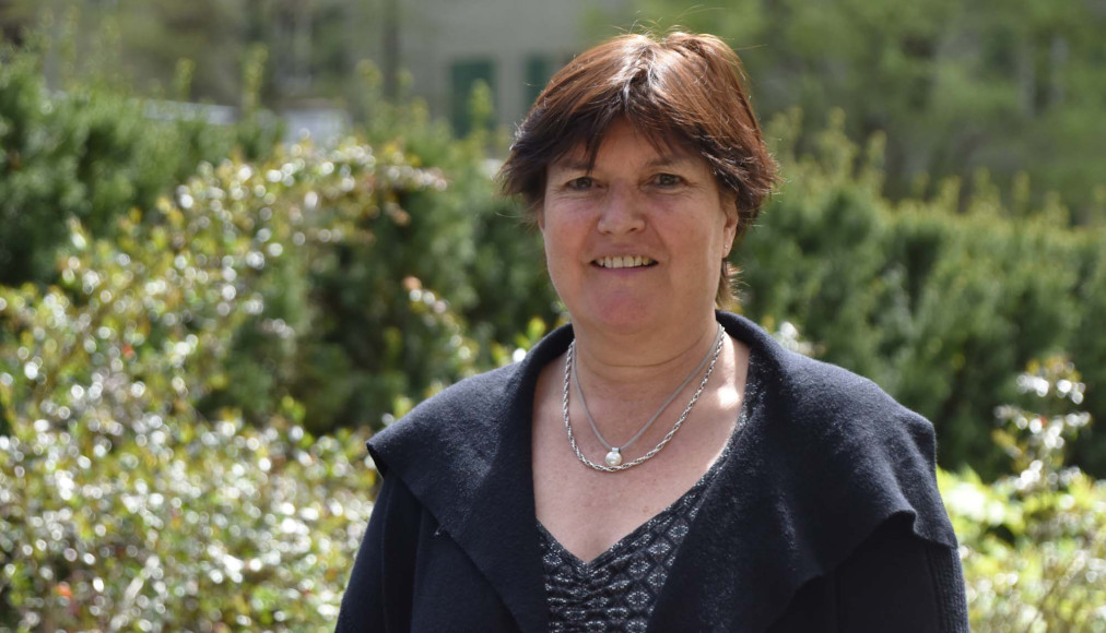 Rosemarie Chopard travaille souvent avec de petits groupes d’ados, sur leurs questions fondamentales. Rosemarie Chopard travaille souvent avec de petits groupes d’ados, sur leurs questions fondamentales. / ©EERV/Gérard Jaton